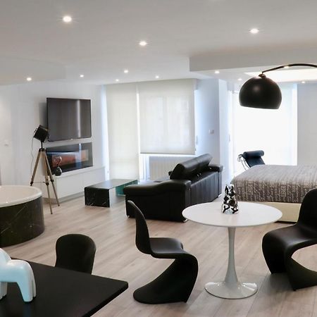 Black And White Suitte "Plaza" Noja Luaran gambar