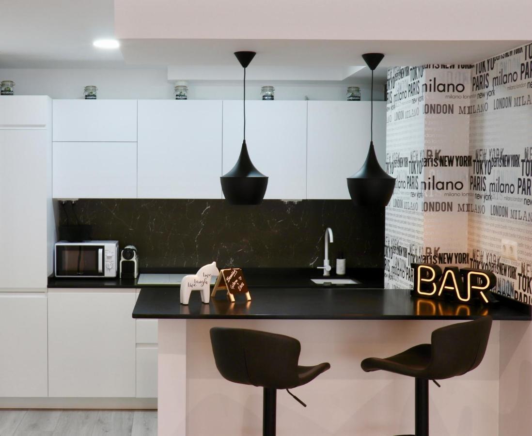 Black And White Suitte "Plaza" Noja Luaran gambar