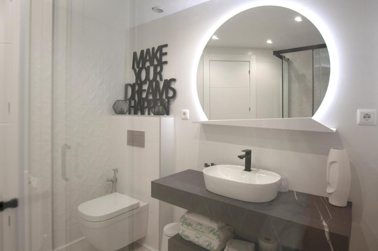 Black And White Suitte "Plaza" Noja Luaran gambar